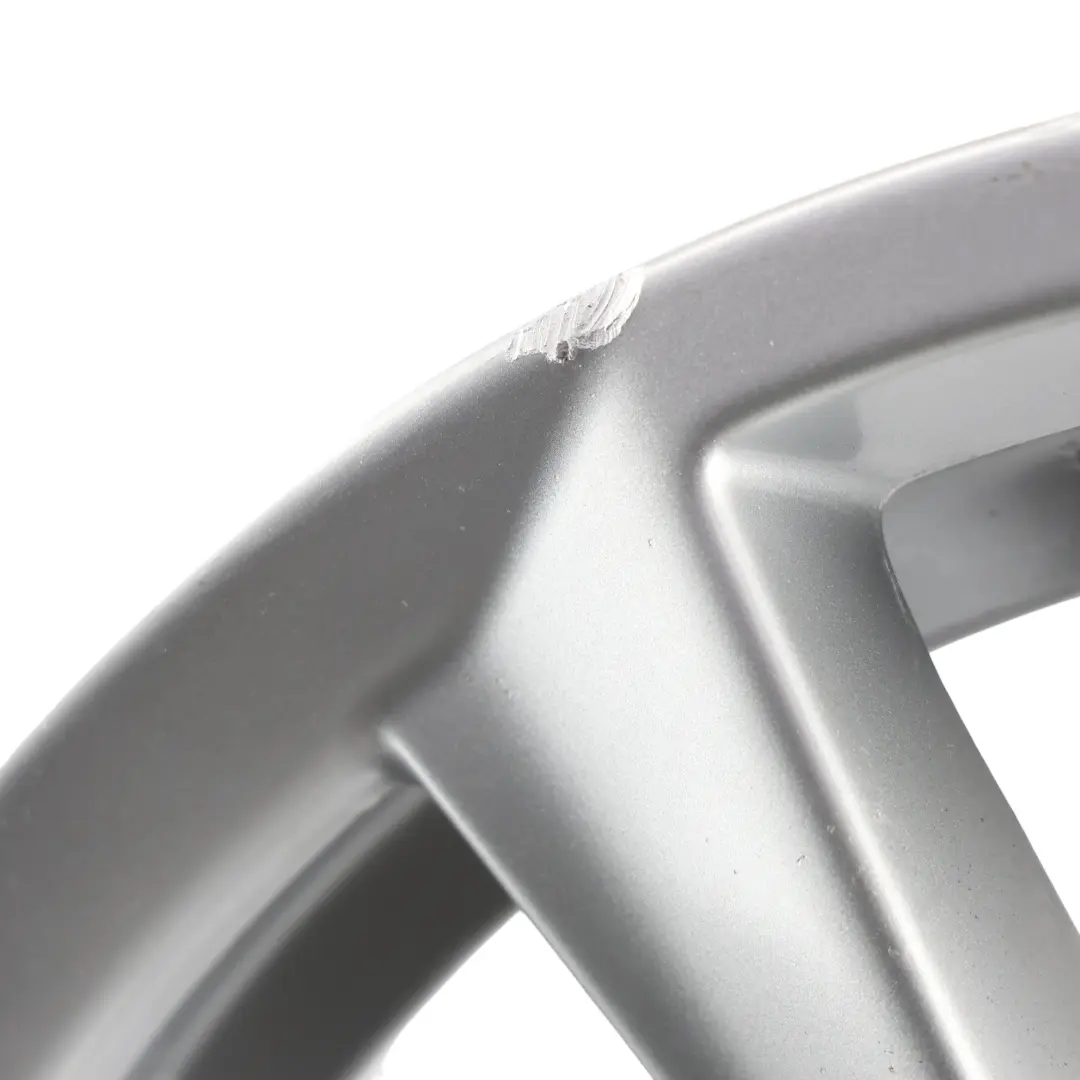 Felga Aluminiowa Srebrna 17" 8J ET:30 do BMW F10 F11 F12 o numerze 6780720 BMW F10 F11 F12 Felga Aluminiowa Srebrna 17" 8J ET:30 - SKU 6780720-3 - Numer Części 6780720