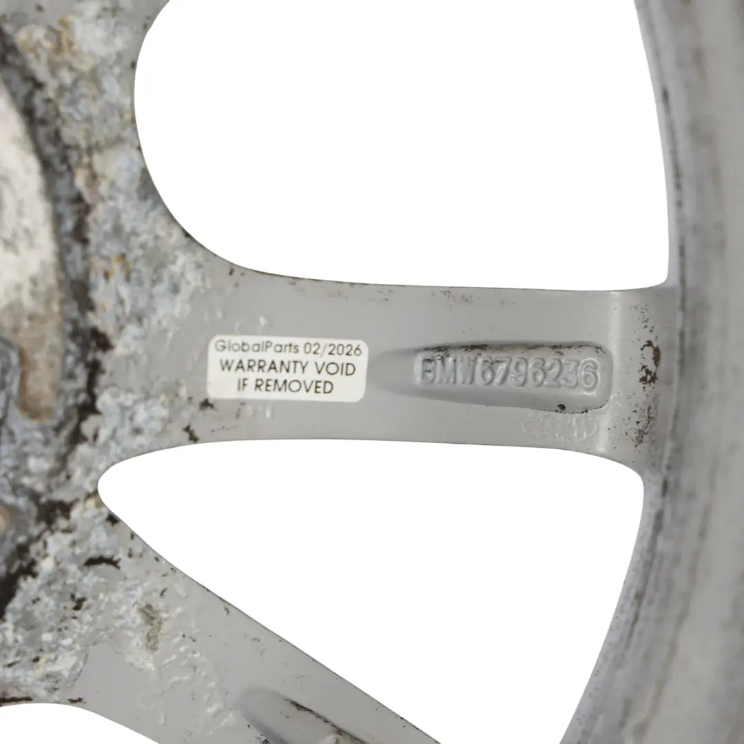 Jante Alliage Argent 16" 7J ET:31 V-spoke 390 pour BMW F30 F31 F36 à propos du numéro de pièce 6796236 BMW F30 F31 F36 Jante Alliage Argent 16" 7J ET:31 V-spoke 390 - SKU 6796236 - Numéro de pièce 6796236