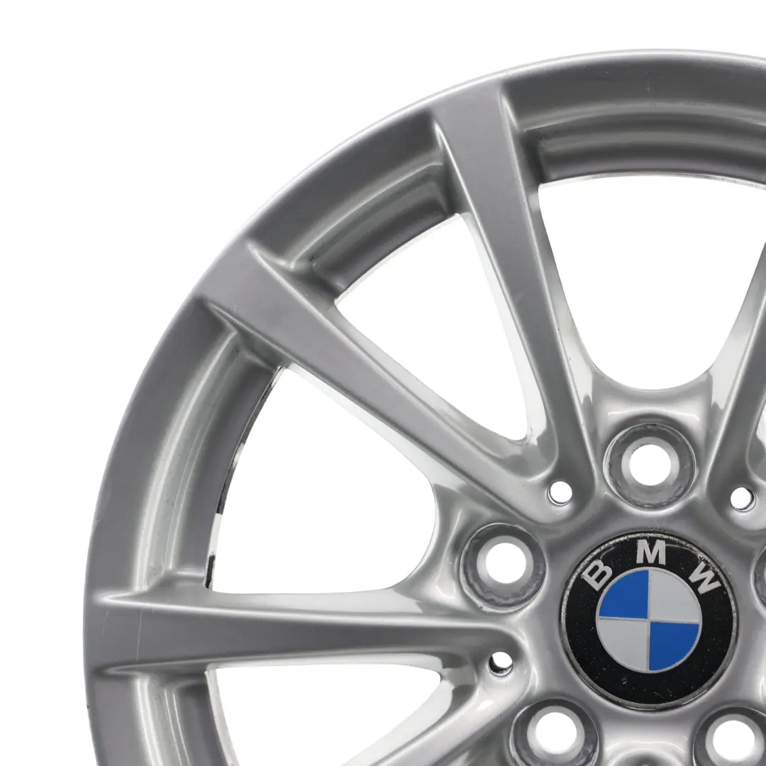 llanta de aleación de plata 16 "7J ET:31 V-radios 390 para BMW F30 F31 F36 con número de pieza 6796236 BMW F30 F31 F36 llanta de aleación de plata 16 "7J ET:31 V-radios 390 - SKU 6796236 - Número de pieza 6796236