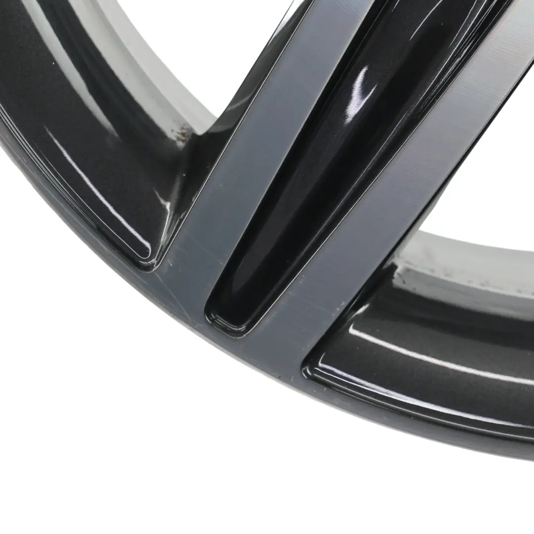 Cerchio In Lega Da 17" A Raggi Stellari 379 7,5J ET:43 per BMW F20 F21 F22 F23 con numero di parte 6850151 BMW F20 F21 F22 F23 Cerchio In Lega Da 17" A Raggi Stellari 379 7,5J ET:43 - SKU 6850151-2 - Numero di parte 6850151