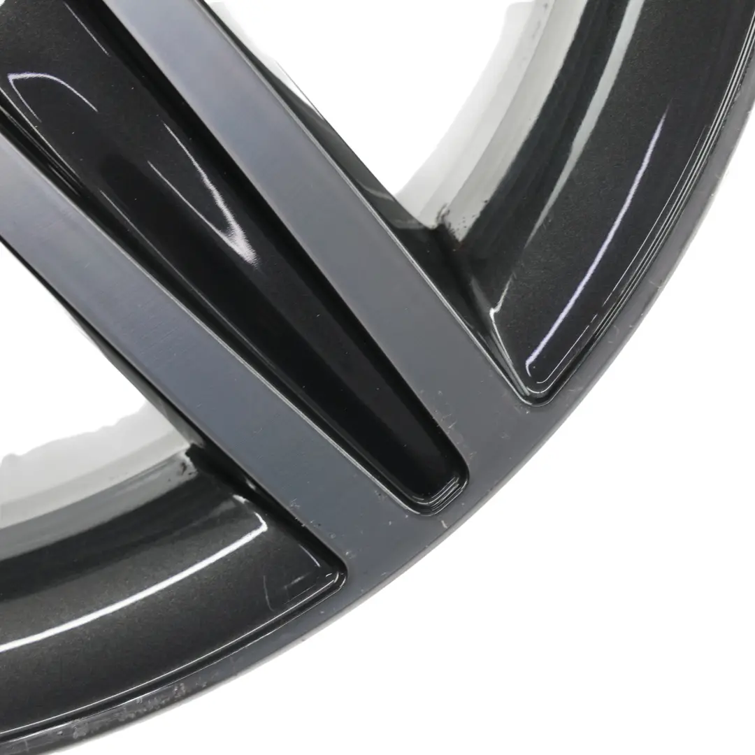 Cerchio In Lega Da 17" A Raggi Stellari 379 7,5J ET:43 per BMW F20 F21 F22 F23 con numero di parte 6850151 BMW F20 F21 F22 F23 Cerchio In Lega Da 17" A Raggi Stellari 379 7,5J ET:43 - SKU 6850151-2 - Numero di parte 6850151