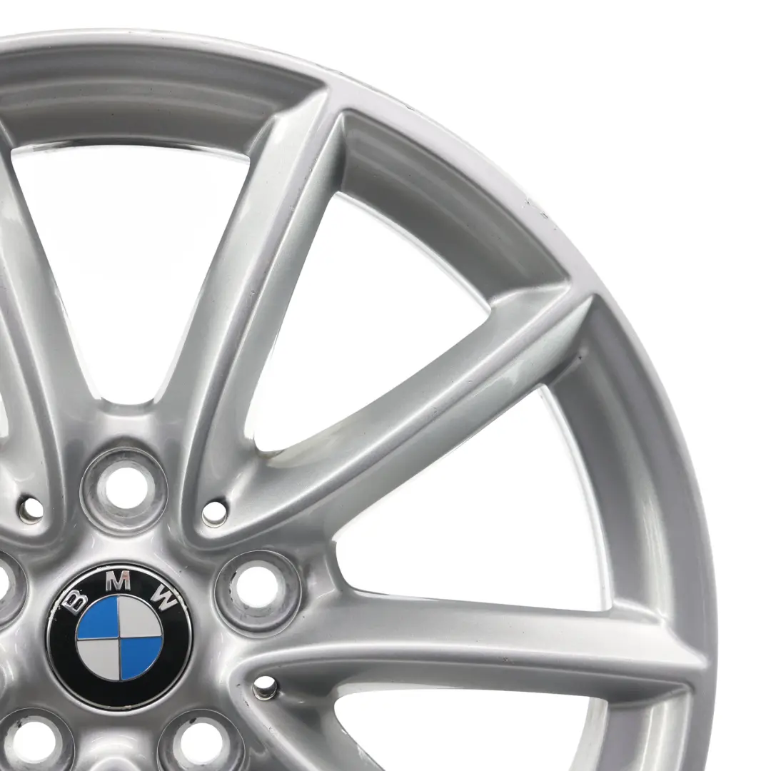 Llanta De Aleación Plata 17" 7,5J ET:52 V-Spoke 560 para BMW X1 F48 X2 F39 con número de pieza 6856061 BMW X1 F48 X2 F39 Llanta De Aleación Plata 17" 7,5J ET:52 V-Spoke 560 - SKU 6856061-2 - Número de pieza 6856061