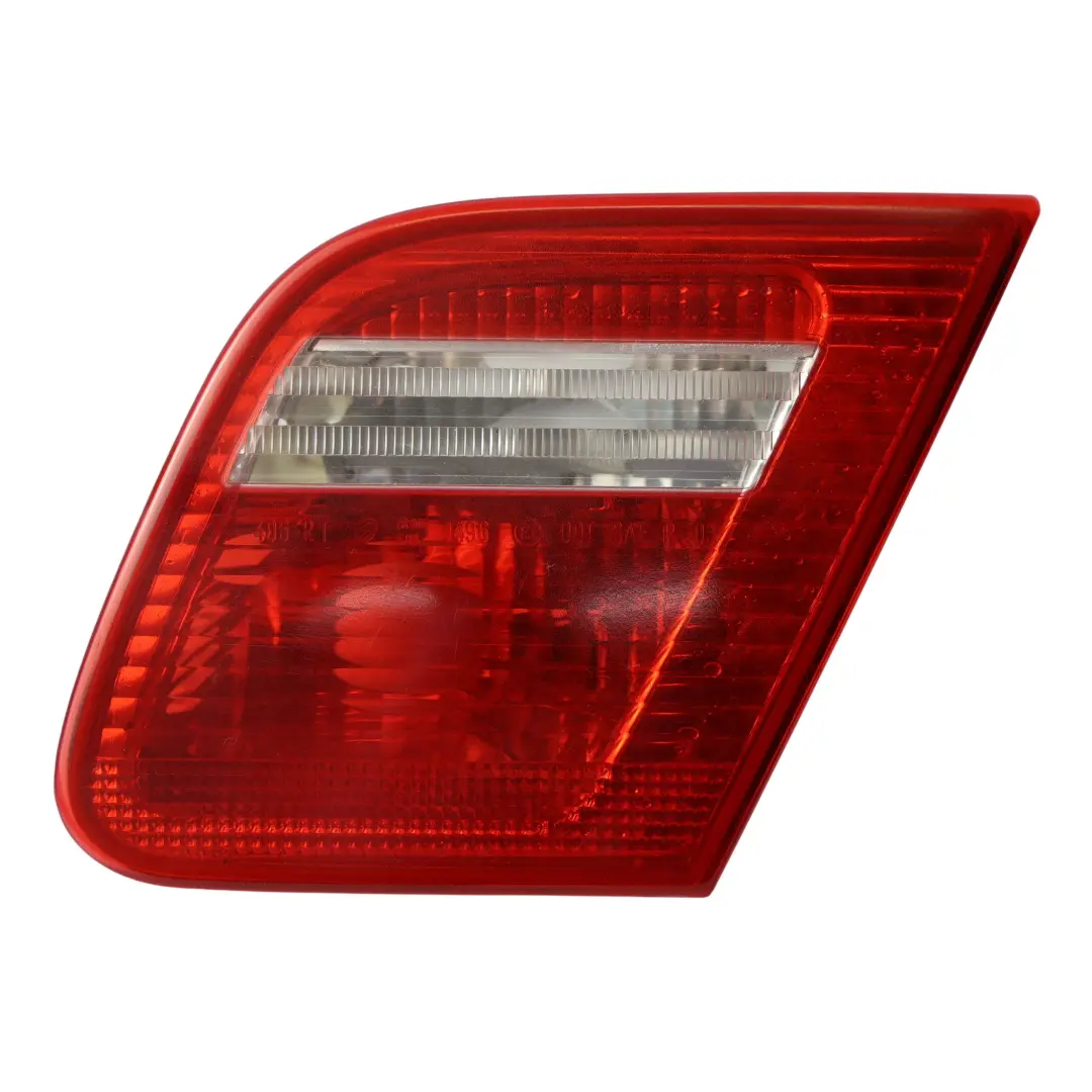 Lampa Tylna W Klapę Bagażnika Lewa do BMW E46 M3 Coupe Cabrio o numerze 6920706 BMW E46 M3 Coupe Cabrio Lampa Tylna W Klapę Bagażnika Lewa - SKU 6920706-1 - Numer Części 6920706