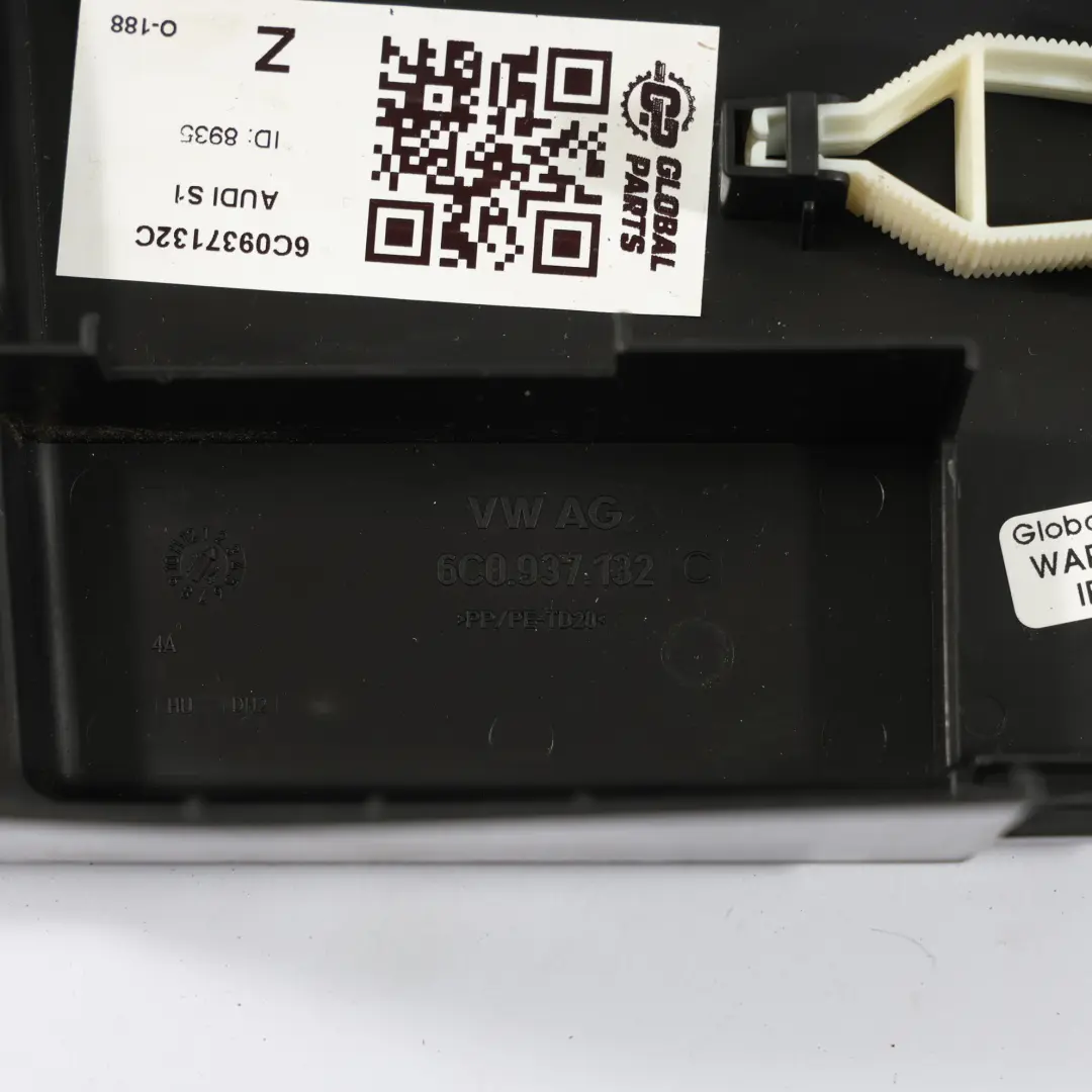 Couvercle Supérieur Du Boîtier À Fusibles Et Relais pour Audi A1 S1 8X à propos du numéro de pièce 6C0937132C Audi A1 S1 8X Couvercle Supérieur Du Boîtier À Fusibles Et Relais - SKU 6C0937132C - Numéro de pièce 6C0937132C