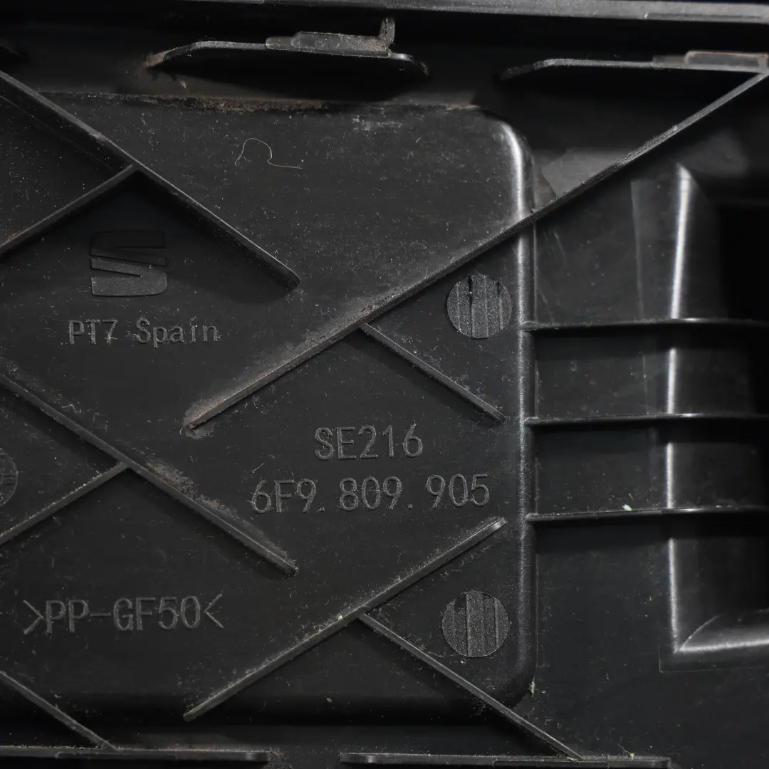 Tapón De La Tapa Depósito Combustible Tapa Panel para Seat Arona FR KJ7 con número de pieza 6F9809905F Seat Arona FR KJ7 Tapón De La Tapa Depósito Combustible Tapa Panel - SKU 6F9809905F - Número de pieza 6F9809905F