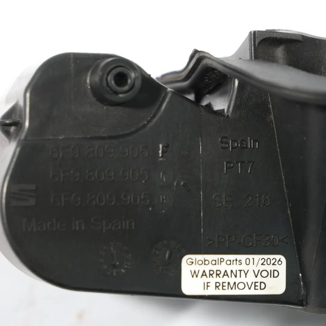 Kraftstofftank Tankklappe Deckel Topf Aussparung für Seat Arona FR KJ7 mit Teilenummer 6F9809905F Seat Arona FR KJ7 Kraftstofftank Tankklappe Deckel Topf Aussparung - SKU 6F9809905F - Teilenummer 6F9809905F