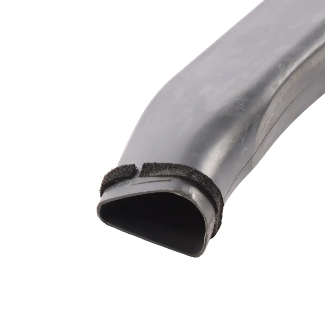 Land Rover Freelander 2 L359 2.2 CRDI Air Intake Pipe Hose Tube - SKU 6G92-9E635-AE - Part number 6G92-9E635-AE