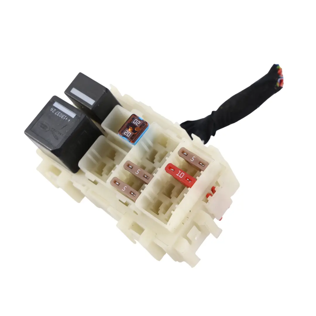 Fuse Relay Box to Land Rover Discovery Sport L550 with Part number 6G9T-14K131-BB Land Rover Discovery Sport L550 Fuse Relay Box - SKU 6G9T-14K131-BB - Part number 6G9T-14K131-BB