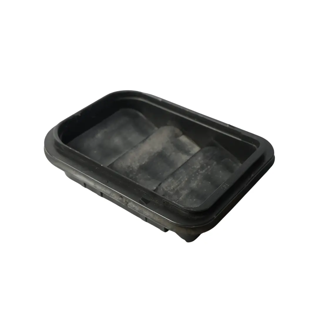 Audi A3 8P Aleta Ventilación Trasera Derecha Izquierda - SKU 3T0819465 - Número de pieza 3T0819465