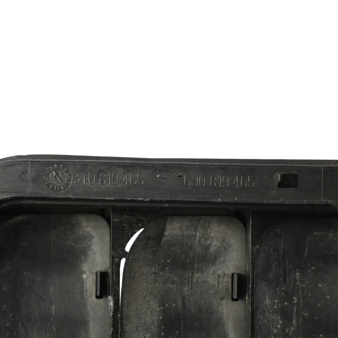 Audi A3 8P Aleta Ventilación Trasera Derecha Izquierda - SKU 3T0819465 - Número de pieza 3T0819465