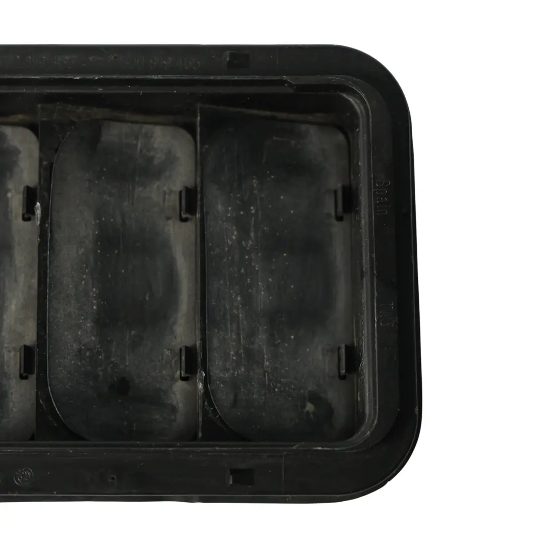 Audi A3 8P Volet Aération Arrière Droit/Gauche Ventilation Carrosserie - SKU 3T0819465 - Numéro de pièce 3T0819465