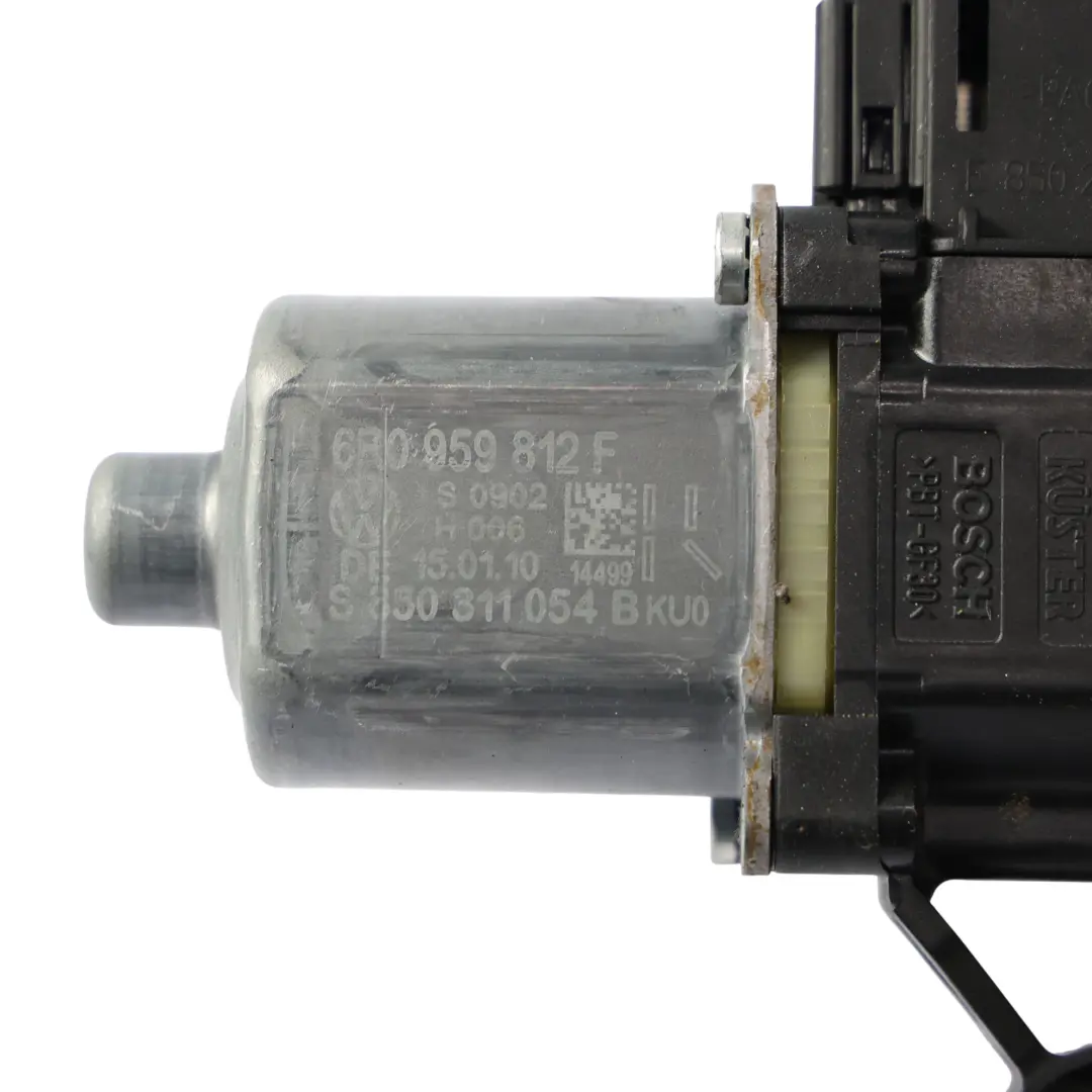 Türfensterheber Motor Hinten Rechts für Volkswagen VW Polo 6R mit Teilenummer 6R0959812F Volkswagen VW Polo 6R Türfensterheber Motor Hinten Rechts - SKU 6R0959812F - Teilenummer 6R0959812F