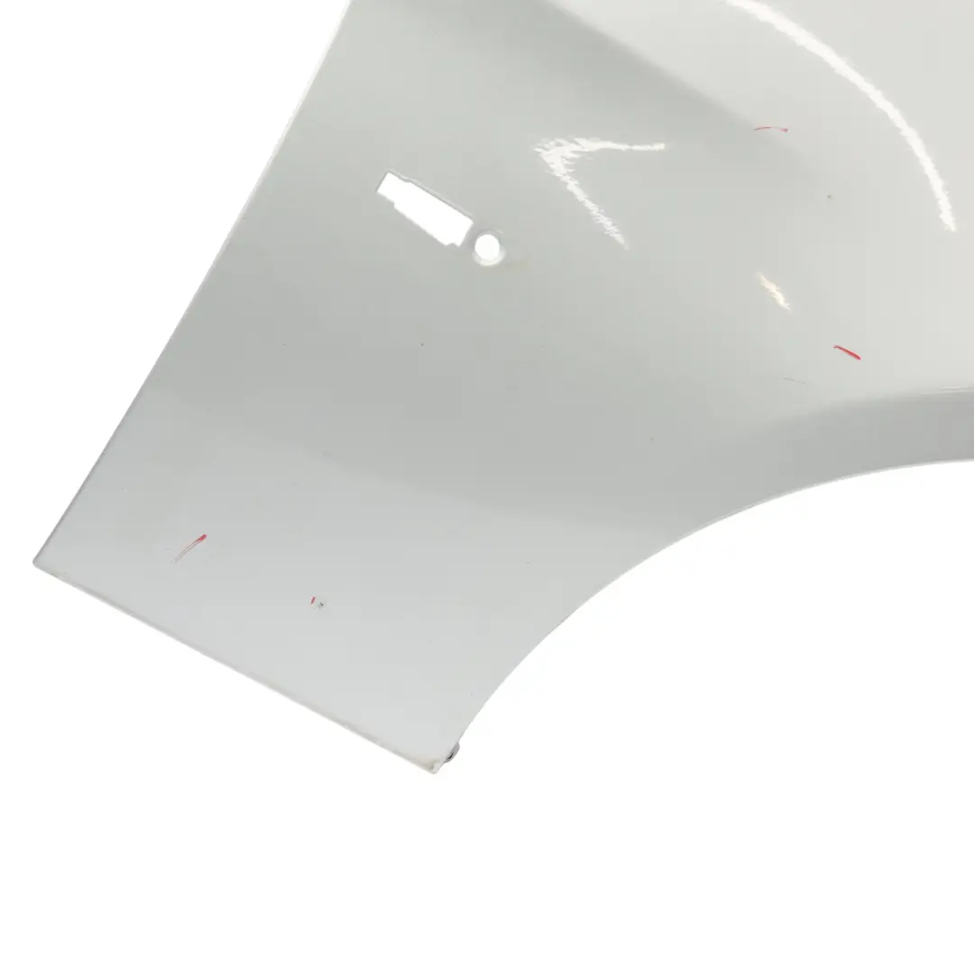 Seitenwand Vorne Rechts Titansilber Silber Metallic - 354 für BMW E90 E91 mit Teilenummer 7135680 BMW E90 E91 Seitenwand Vorne Rechts Titansilber Silber Metallic - 354 - SKU 7135680-TS - Teilenummer 7135680