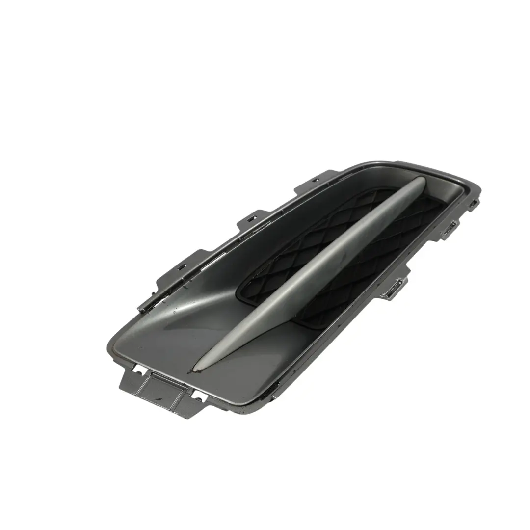 Kratka Dolna Grilla Zderzak Przód Prawo Szara do BMW X5 E70 o numerze 7159594 BMW X5 E70 Kratka Dolna Grilla Zderzak Przód Prawo Szara - SKU 7159594-SCG - Numer Części 7159594