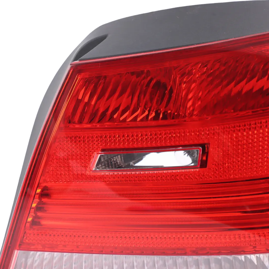 Lamp BMW E93 Convertible Light Panel Right O/S to Rear with Part number 7162302 Rear Lamp BMW E93 Convertible Light Panel Right O/S - SKU 7162302-3 - Part number 7162302