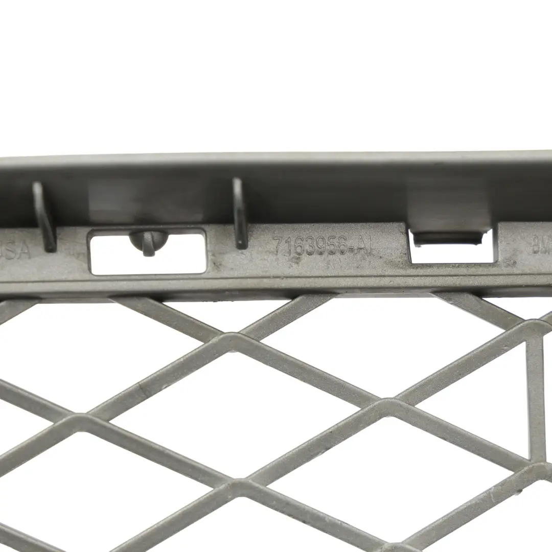BMW X5 E70 Cache Moulure Calandre Centrale Pare-Chocs Avant Inférieur 7163956 - SKU 7163957 - Numéro de pièce 7163957
