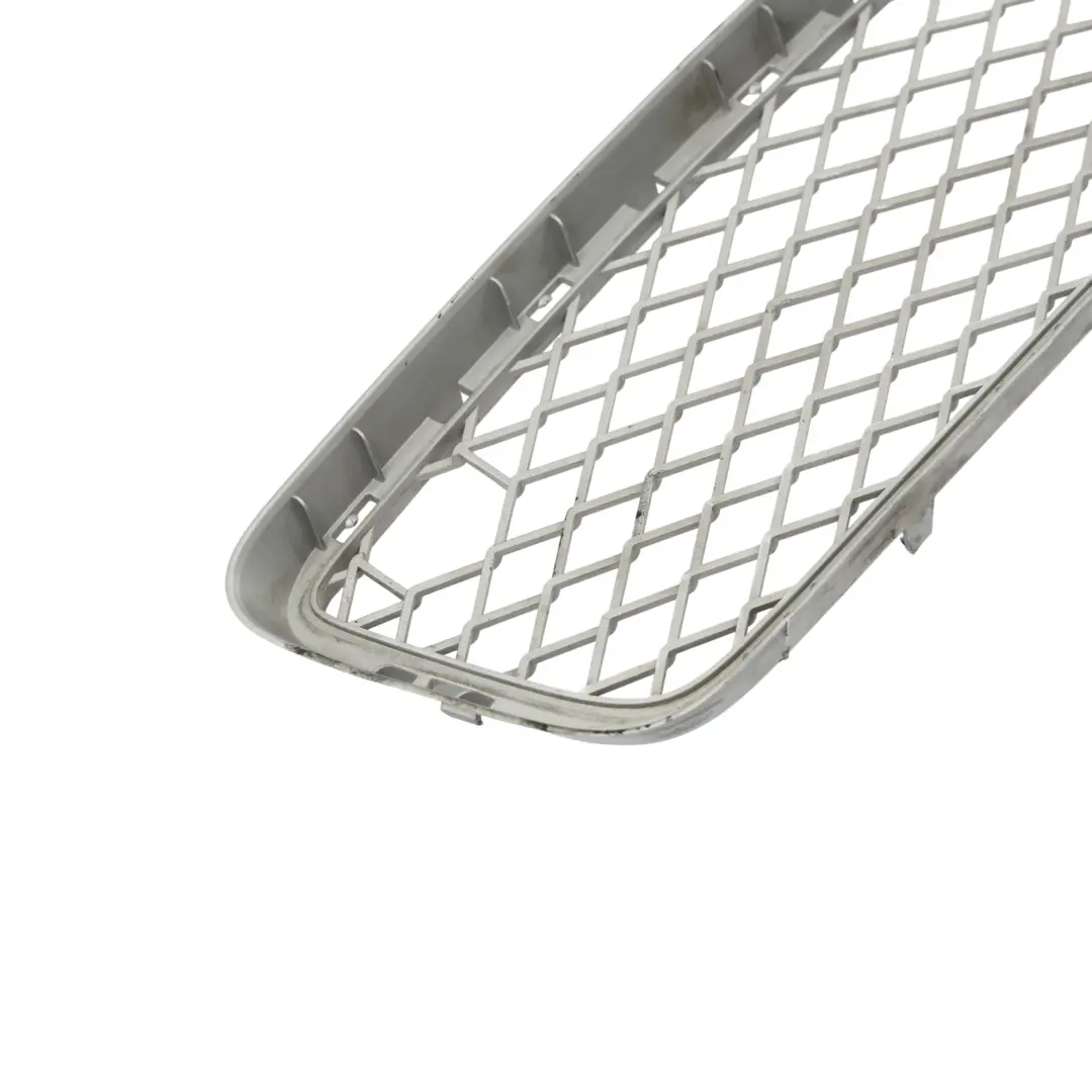 Kratka Atrapa Grill Zderzaka Środkowa Dolna 7163956 do BMW X5 E70 o numerze 7163957 BMW X5 E70 Kratka Atrapa Grill Zderzaka Środkowa Dolna 7163956 - SKU 7163957 - Numer Części 7163957