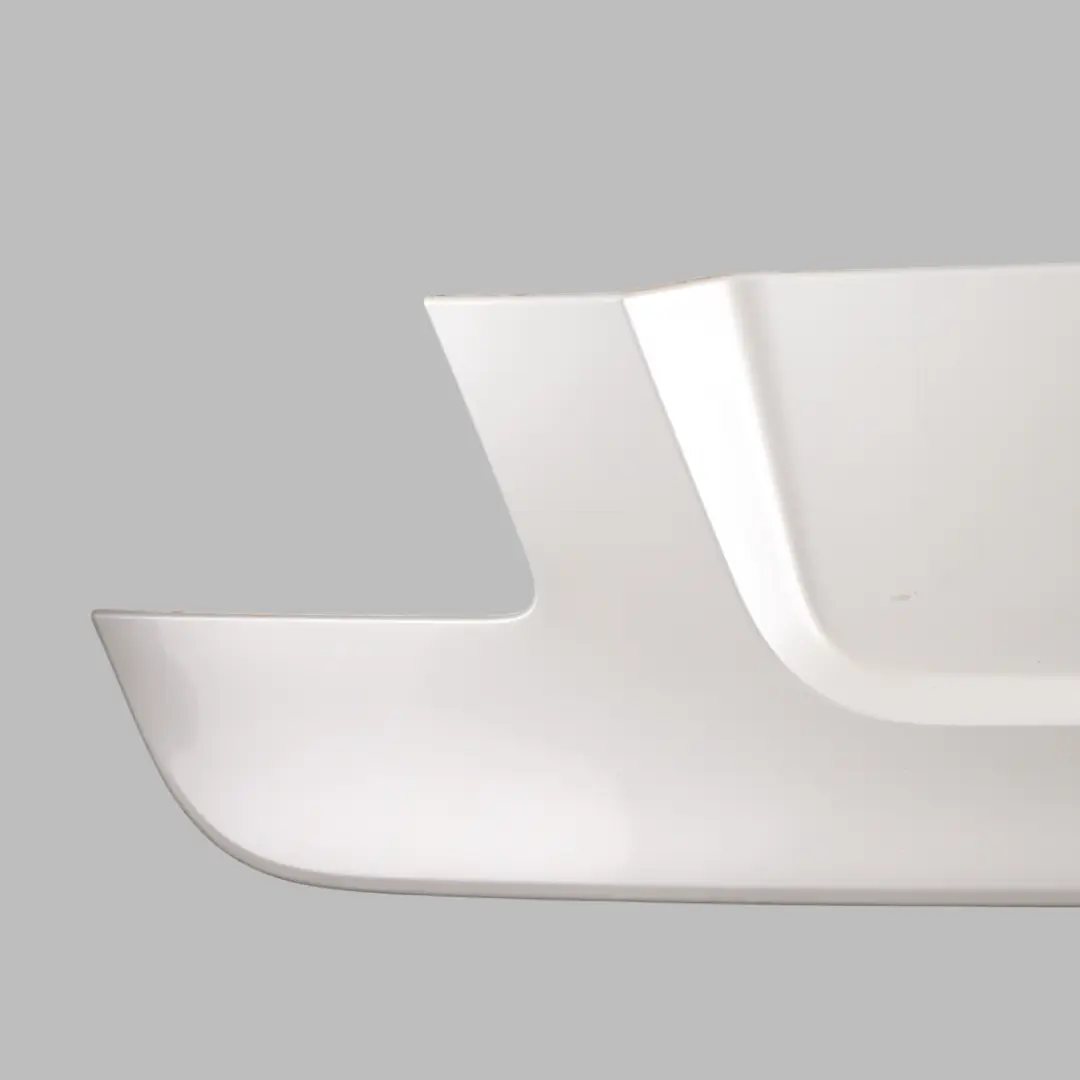 Finisher Boot Lid Cover Mineralweiss Mineral White - A96 to BMW F01 F02 Tailgate with Part number 7205731 BMW F01 F02 Tailgate Finisher Boot Lid Cover Mineralweiss Mineral White - A96 - SKU 7205731-MW - Part number 7205731