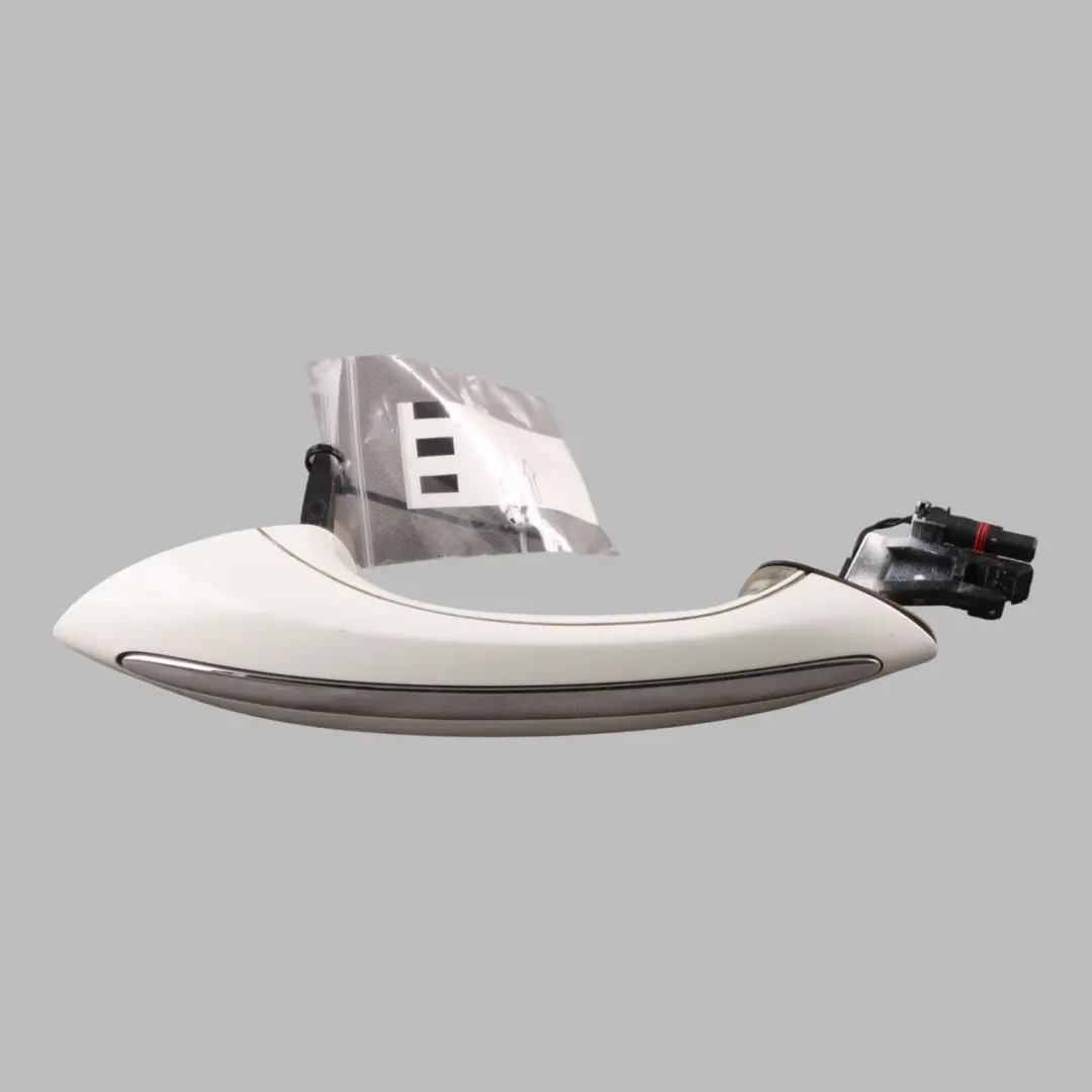 Poignée De Porte Extérieure Avant Arrière Gauche Alpinweiss 3 - 300 pour BMW F10 F11 à propos du numéro de pièce 7249981 BMW F10 F11 Poignée De Porte Extérieure Avant Arrière Gauche Alpinweiss 3 - 300 - SKU 7249981-AW - Numéro de pièce 7249981