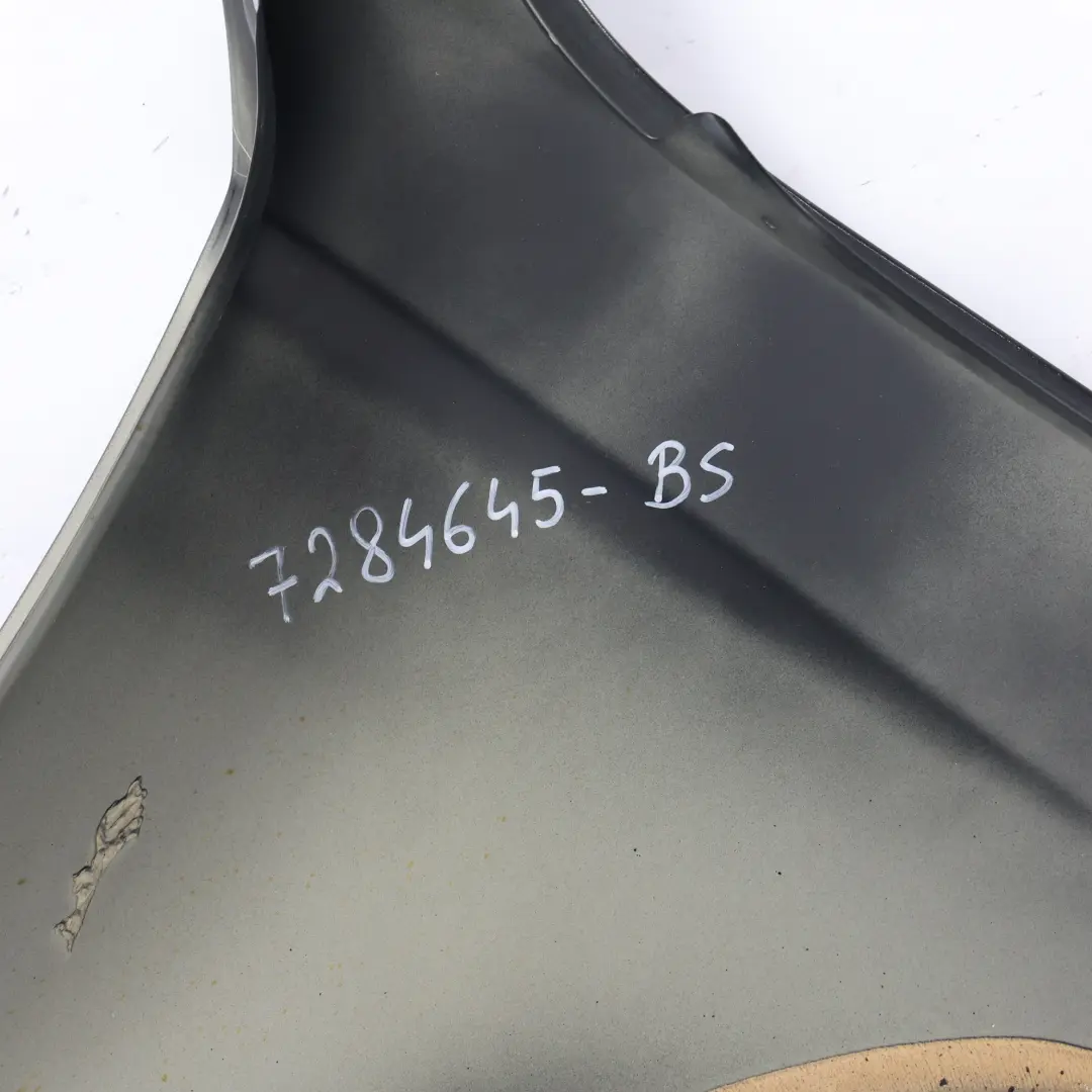 Pannello Laterale Parafango Anteriore Sinistro Black Sapphire - 475 per BMW F20 F22 con numero di parte 7284645 BMW F20 F22 Pannello Laterale Parafango Anteriore Sinistro Black Sapphire - 475 - SKU 7284645-BS - Numero di parte 7284645