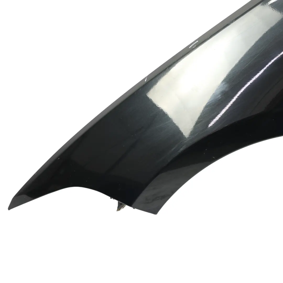 Panel Lateral Guardabarros Delantero Izquierdo Black Sapphire - 475 para BMW F20 F22 con número de pieza 7284645 BMW F20 F22 Panel Lateral Guardabarros Delantero Izquierdo Black Sapphire - 475 - SKU 7284645-BS - Número de pieza 7284645