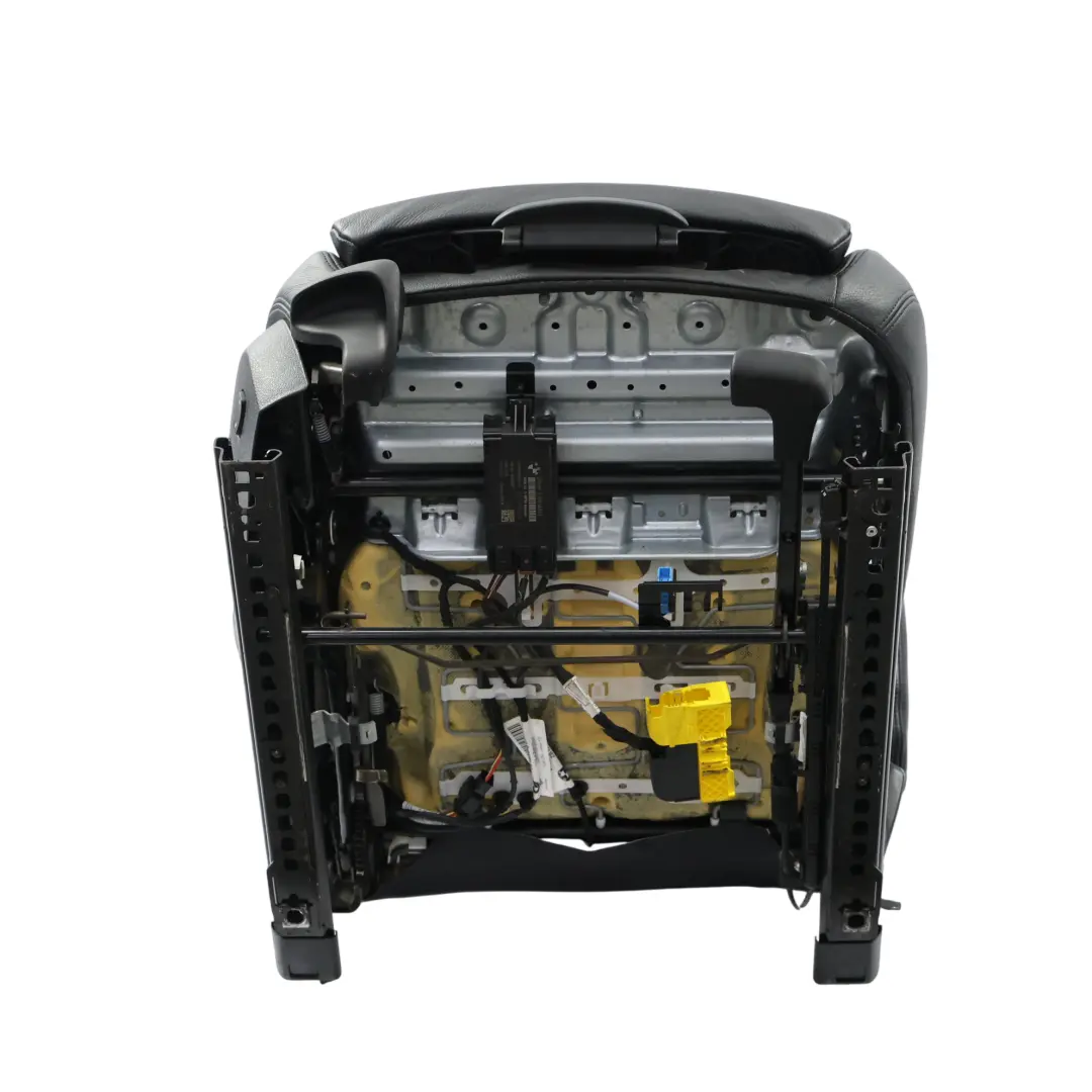 Przedni Fotel Sport Grzany Skóra Dakota Czarny Prawy do BMW F21 F22 F32 o numerze 7319590 BMW F21 F22 F32 Przedni Fotel Sport Grzany Skóra Dakota Czarny Prawy - SKU 7319590-1 - Numer Części 7319590