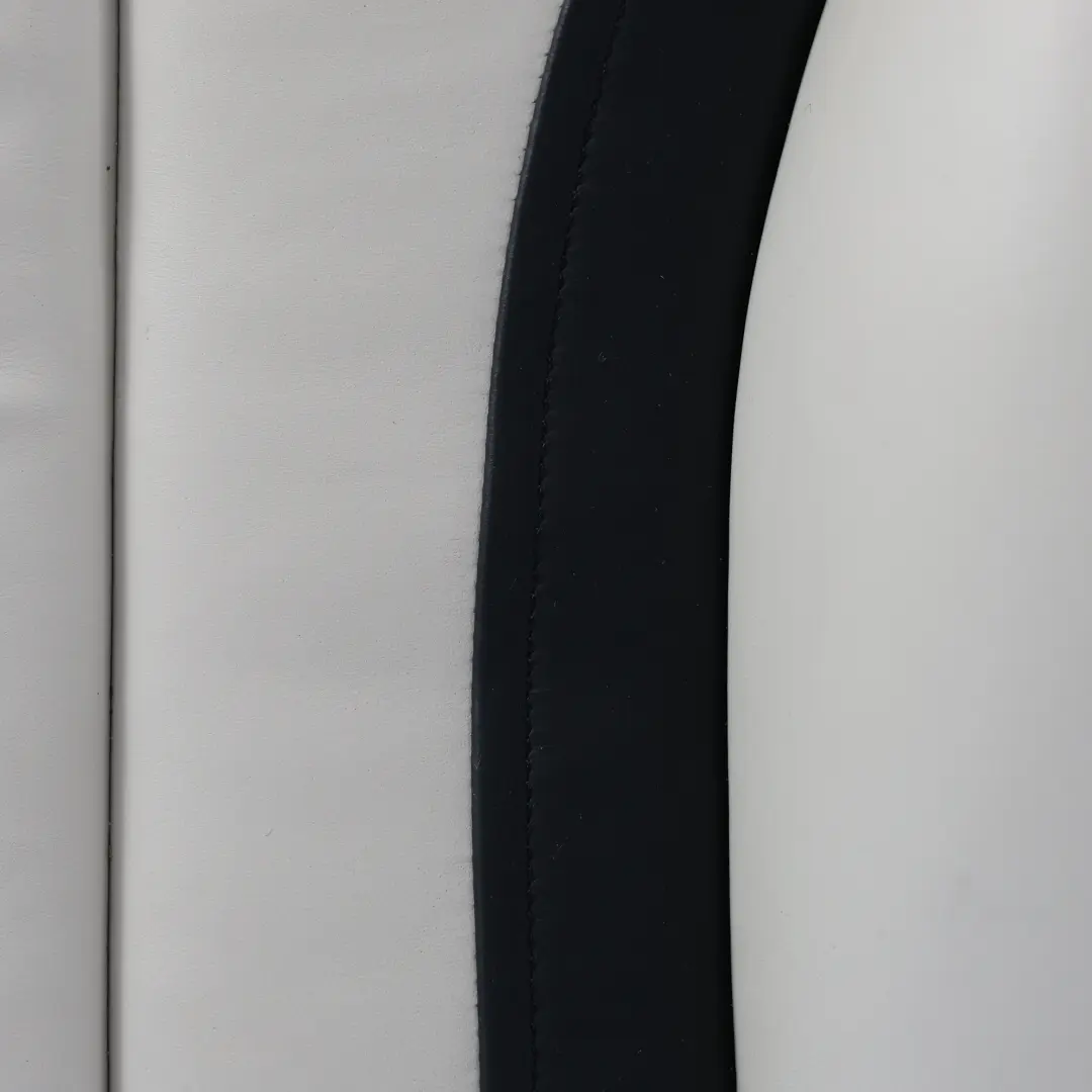 Rücksitz Lehne Abdeckung Rechts Leder Elfenbein Weiß Schwarz für BMW F06 mit Teilenummer 7388301 BMW F06 Rücksitz Lehne Abdeckung Rechts Leder Elfenbein Weiß Schwarz - SKU 7388301 - Teilenummer 7388301