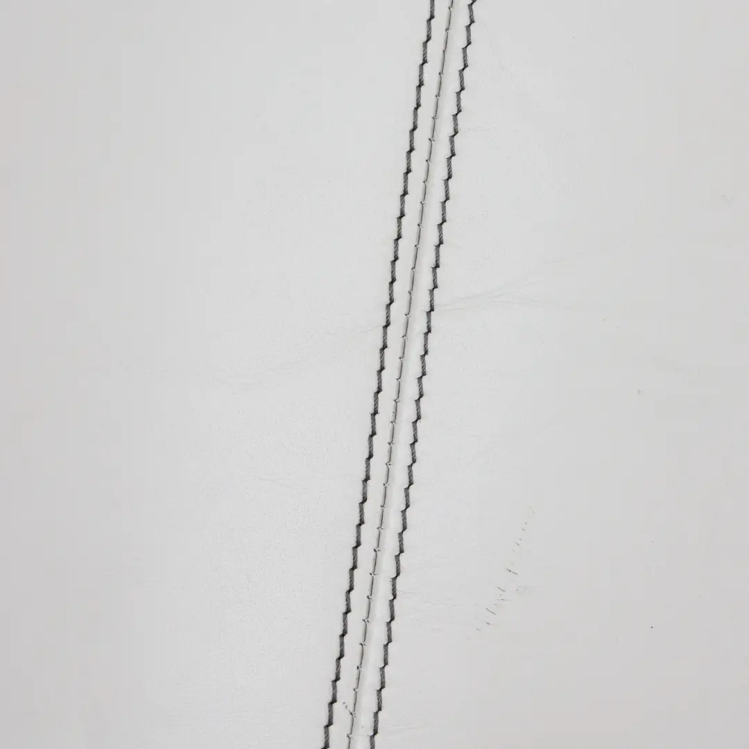 Finition Latérale En Cuir Pour Siège Arrière Droit pour BMW F06 à propos du numéro de pièce 7400010 BMW F06 Finition Latérale En Cuir Pour Siège Arrière Droit - SKU 7400010 - Numéro de pièce 7400010