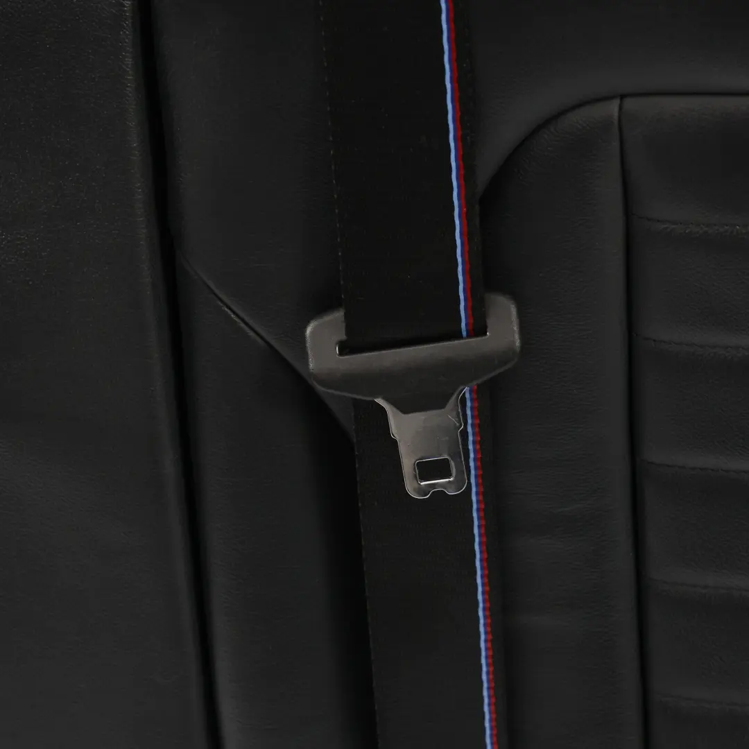 Respaldo Asiento Trasero Funda Respaldo Vernasca Negro Izquierda para BMW X3 G01 con número de pieza 7472915 BMW X3 G01 Respaldo Asiento Trasero Funda Respaldo Vernasca Negro Izquierda - SKU 7472915 - Número de pieza 7472915