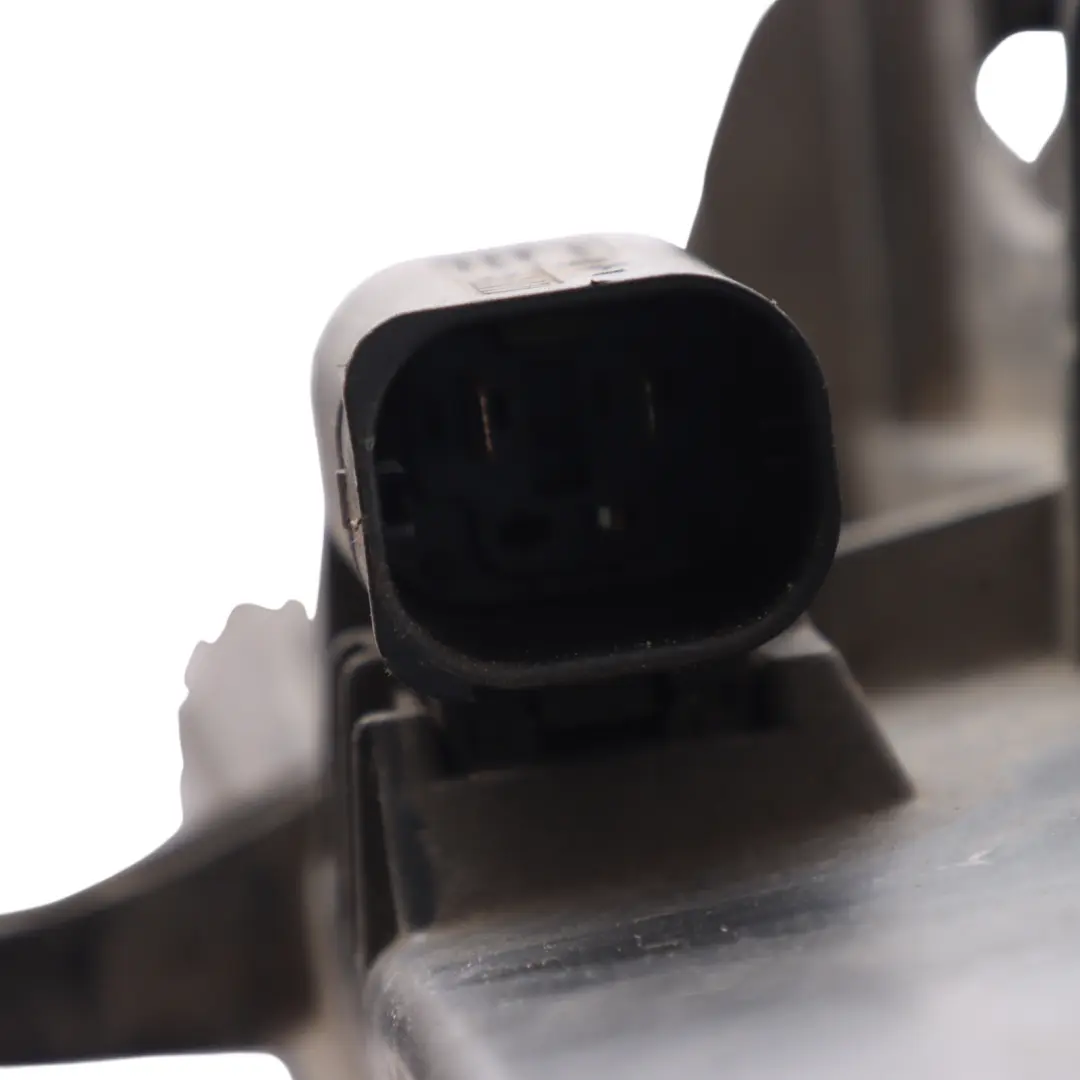 Radiator Cooling Fan Housing 600W to BMW E60 E61 E63 E65 Petrol Engine with Part number 7543282 BMW E60 E61 E63 E65 Petrol Engine Radiator Cooling Fan Housing 600W - SKU 7543282-6 - Part number 7543282