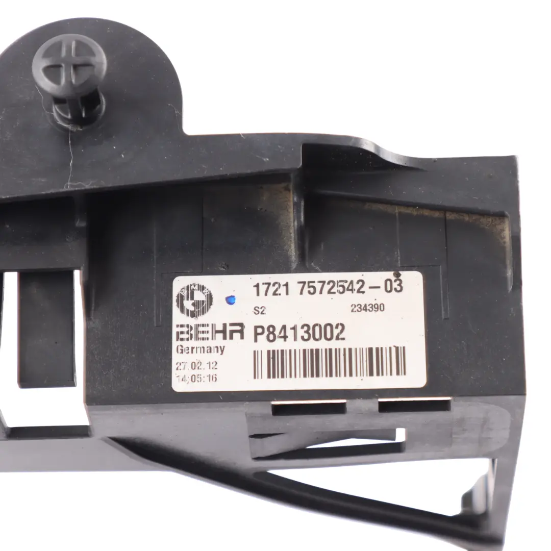 BMW F01 F02 F03 F10 Engine Oil Cooler Bracket Mount - SKU 7572543 - Part number 7572543