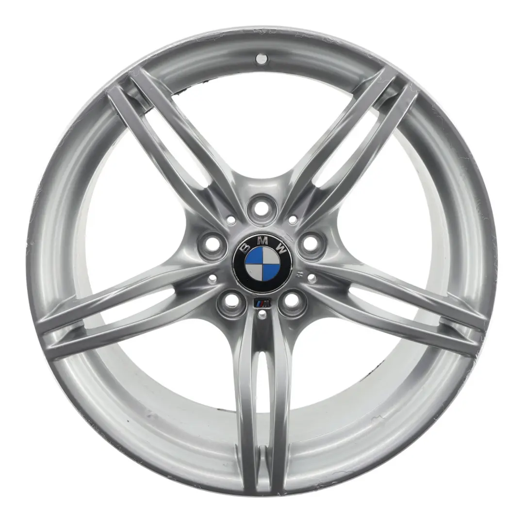 Jante arrière en alliage argenté 19" 9J ET:40 M double rayon pour BMW Z4 E89 à propos du numéro de pièce 7842136 BMW Z4 E89 Jante arrière en alliage argenté 19" 9J ET:40 M double rayon - SKU 7842136-1 - Numéro de pièce 7842136