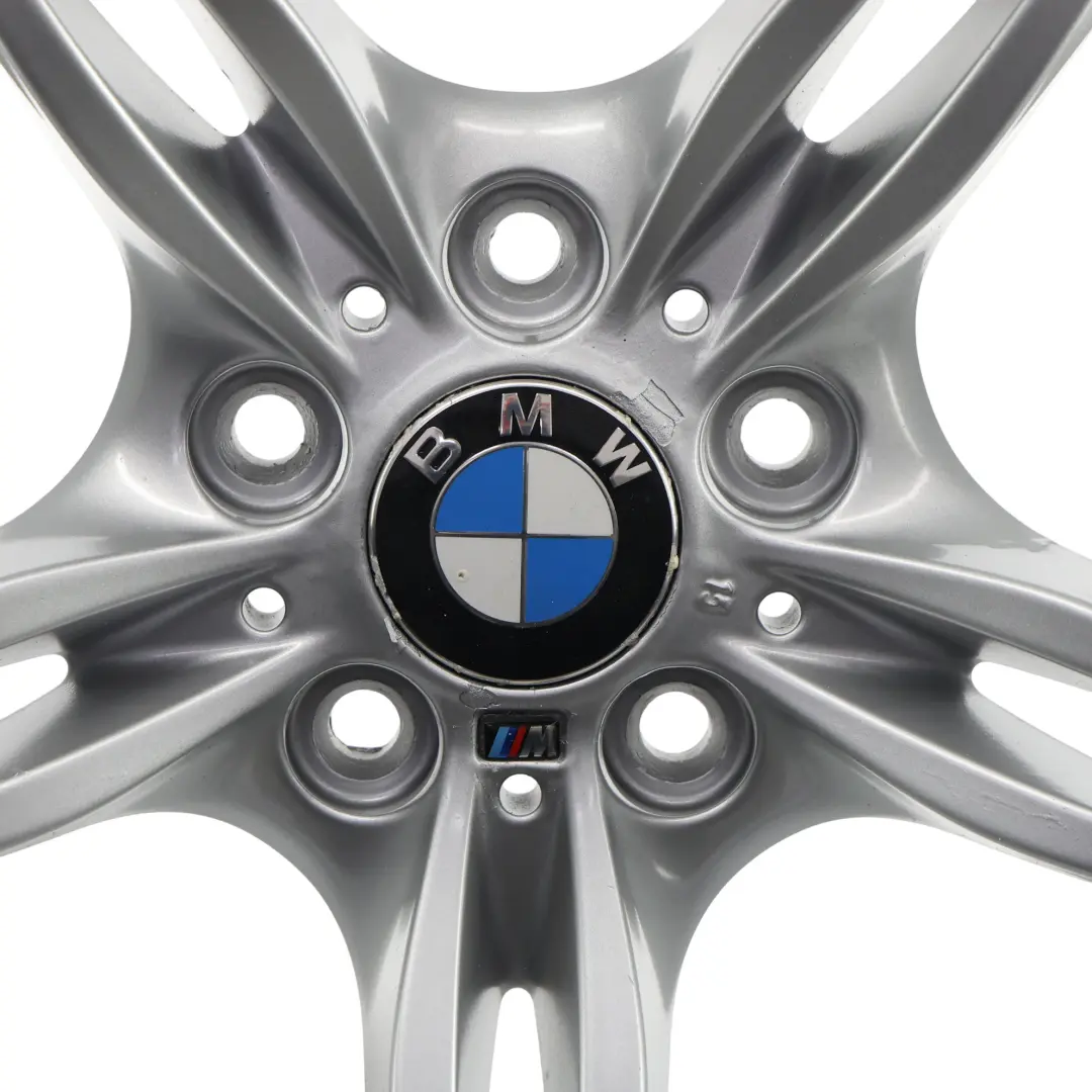 Jante arrière en alliage argenté 19" 9J ET:40 M double rayon pour BMW Z4 E89 à propos du numéro de pièce 7842136 BMW Z4 E89 Jante arrière en alliage argenté 19" 9J ET:40 M double rayon - SKU 7842136-1 - Numéro de pièce 7842136