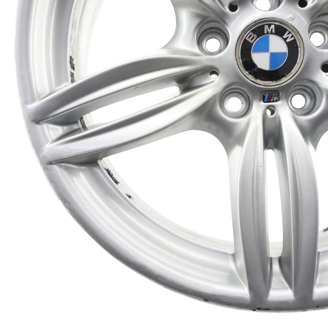 Cerchio Anteriore Lega BMW F10 F11 F12 F13 19" 8,5J ET:33 M A Doppio Raggio 351 per con numero di parte 7842652 Cerchio Anteriore Lega BMW F10 F11 F12 F13 19" 8,5J ET:33 M A Doppio Raggio 351 - SKU 7842652-1 - Numero di parte 7842652