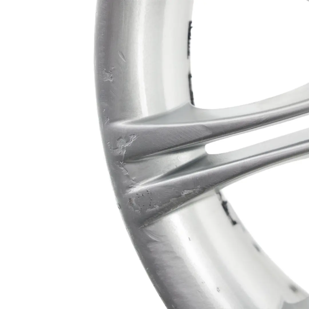 Srebrna Felga Aluminiowa 18" 8J ET:20 M Double Spoke 135 do BMW E60 o numerze 7905320 BMW E60 Srebrna Felga Aluminiowa 18" 8J ET:20 M Double Spoke 135 - SKU 7905320-1 - Numer Części 7905320