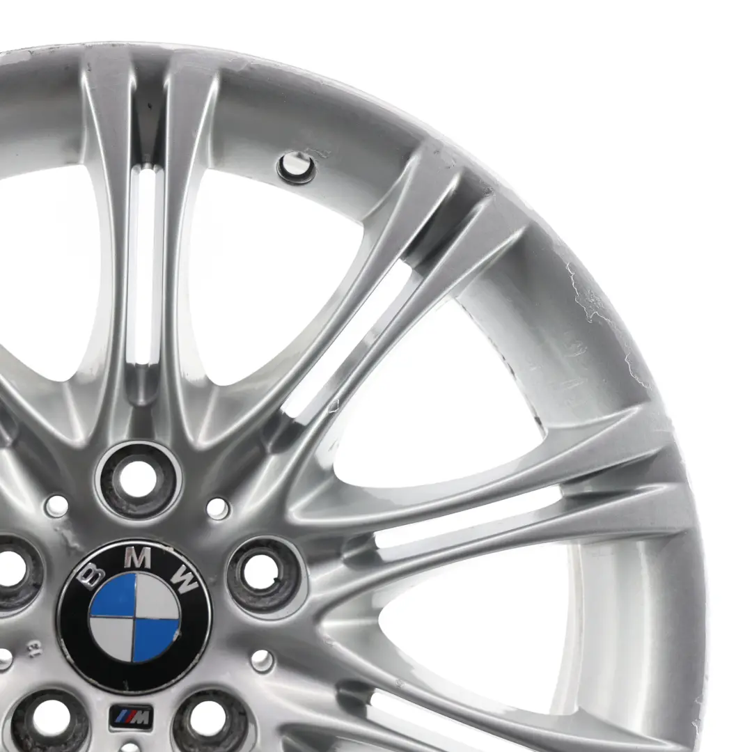 Argento Cerchio In Lega 18" 8J ET:20 M Doppie Razze 135 per BMW E60 E61 con numero di parte 7905320 BMW E60 E61 Argento Cerchio In Lega 18" 8J ET:20 M Doppie Razze 135 - SKU 7905320-5 - Numero di parte 7905320