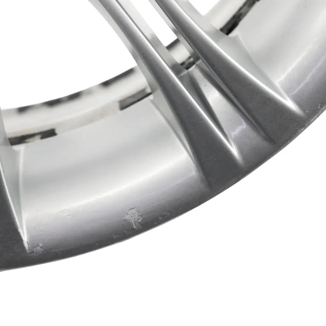 Argento Cerchio In Lega 18" 8J ET:20 M Doppie Razze 135 per BMW E60 E61 con numero di parte 7905320 BMW E60 E61 Argento Cerchio In Lega 18" 8J ET:20 M Doppie Razze 135 - SKU 7905320-5 - Numero di parte 7905320