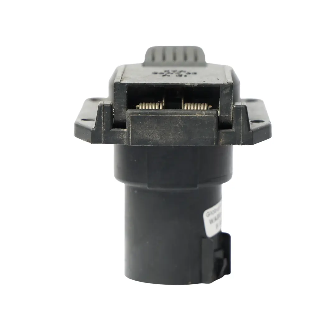 Ford Ranger Mk3 Heckklappe Zusätzliche Steckdose 12V - SKU 7A2T-19G257-AA - Teilenummer 7A2T-19G257-AA