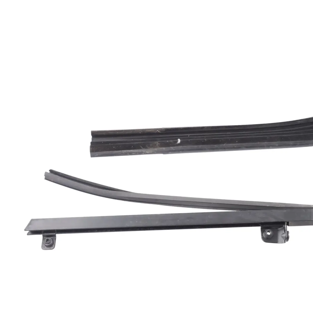 Joint Étanchéité Vitre Avant Droit pour Volkswagen Crafter SY à propos du numéro de pièce 7C0837432A Volkswagen Crafter SY Joint Étanchéité Vitre Avant Droit - SKU 7C0837432A - Numéro de pièce 7C0837432A