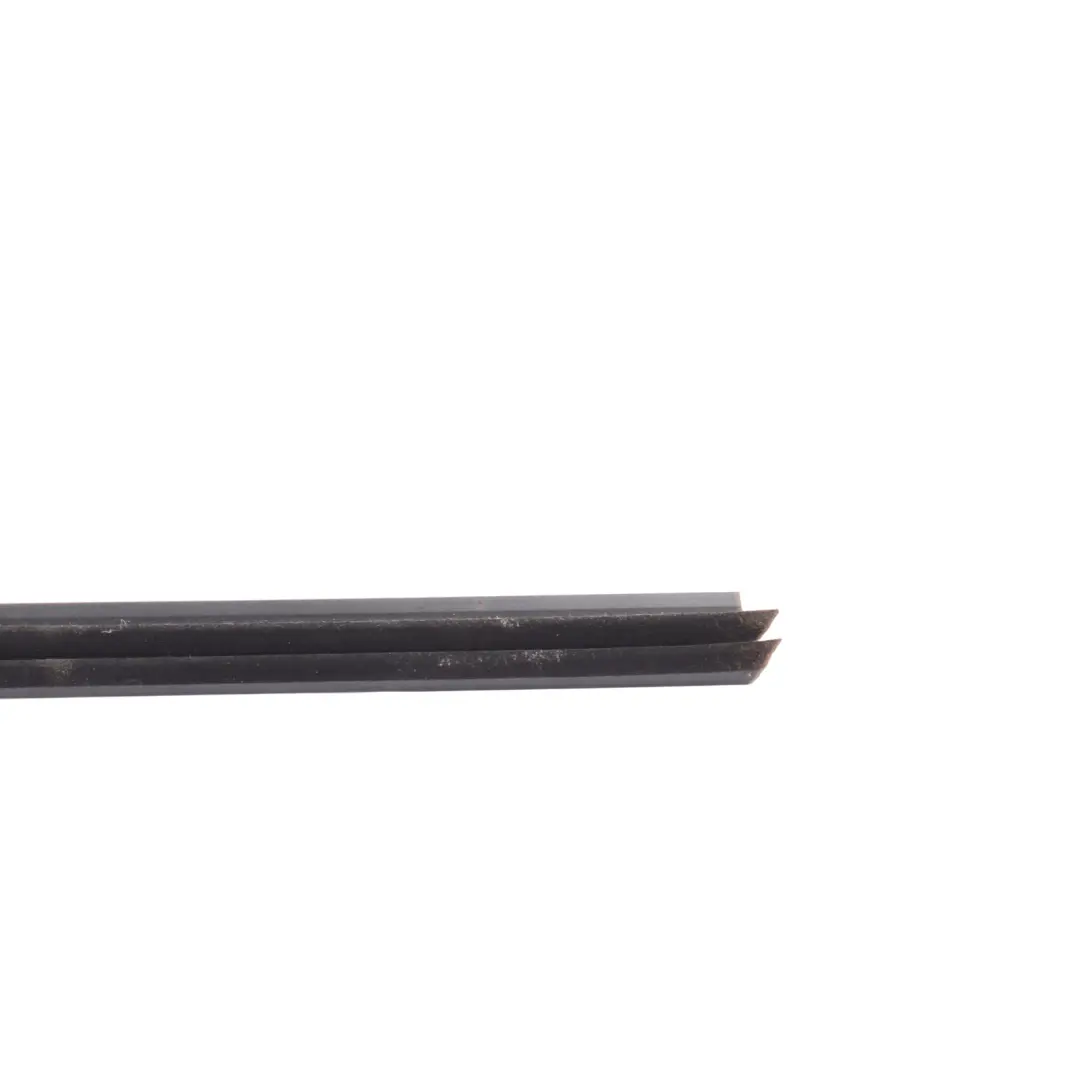 Volkswagen Crafter SY Fensterdichtung Vorne Rechts - SKU 7C0837472A - Teilenummer 7C0837472A