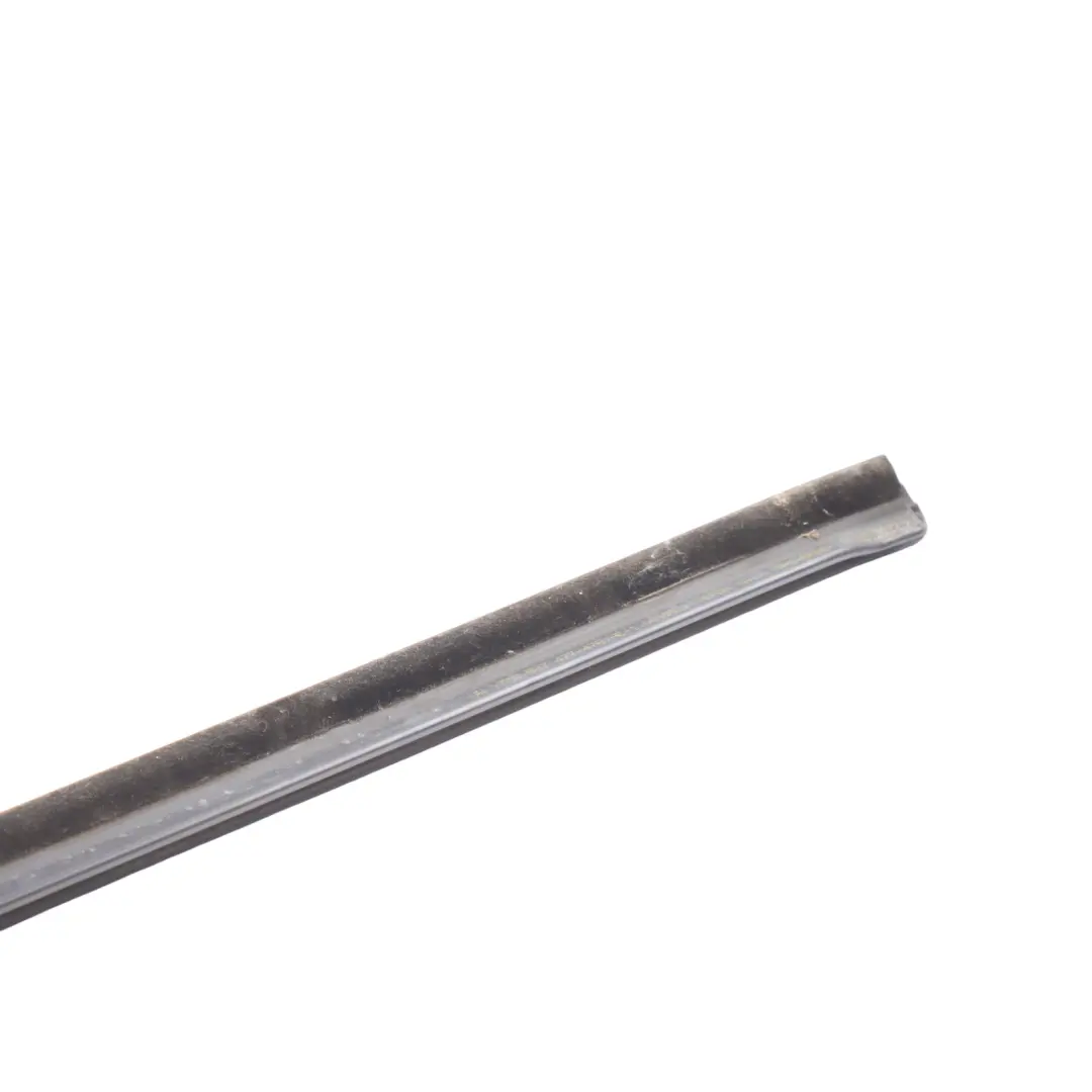 Volkswagen Crafter SY Window Weatherstrip Seal Gasket Front Right O/S - SKU 7C0837478 - Part number 7C0837478