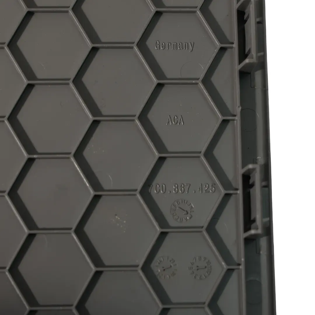 Mk2 SY Wischer Motor Abdeckung Kappe Trim Hinten Links für VW Crafter mit Teilenummer 7C0867425 VW Crafter Mk2 SY Wischer Motor Abdeckung Kappe Trim Hinten Links - SKU 7C0867425 - Teilenummer 7C0867425