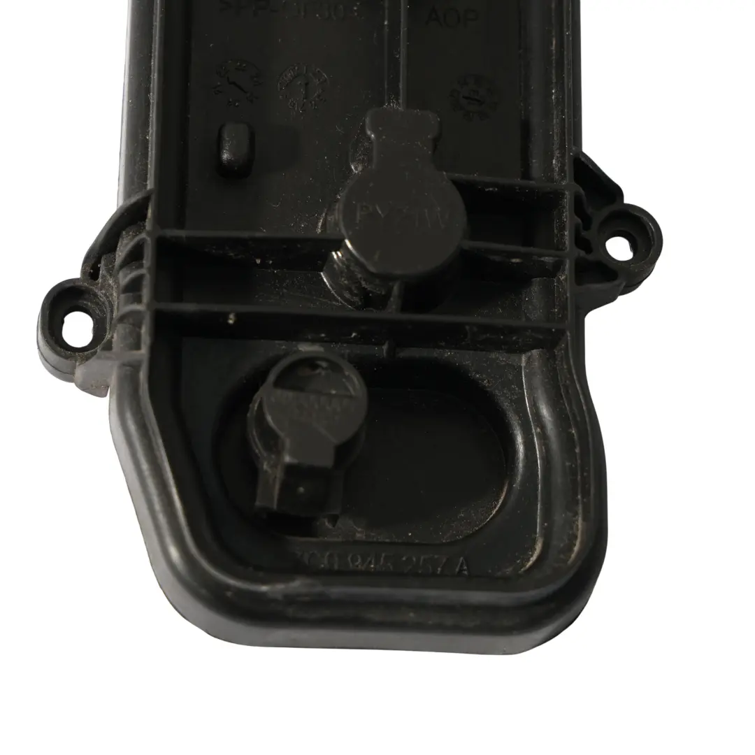 VW Crafter Mk2 Luz Trasera Trasera Portalámparas Enchufe Izquierdo - SKU 7C0945257A - Número de pieza 7C0945257A