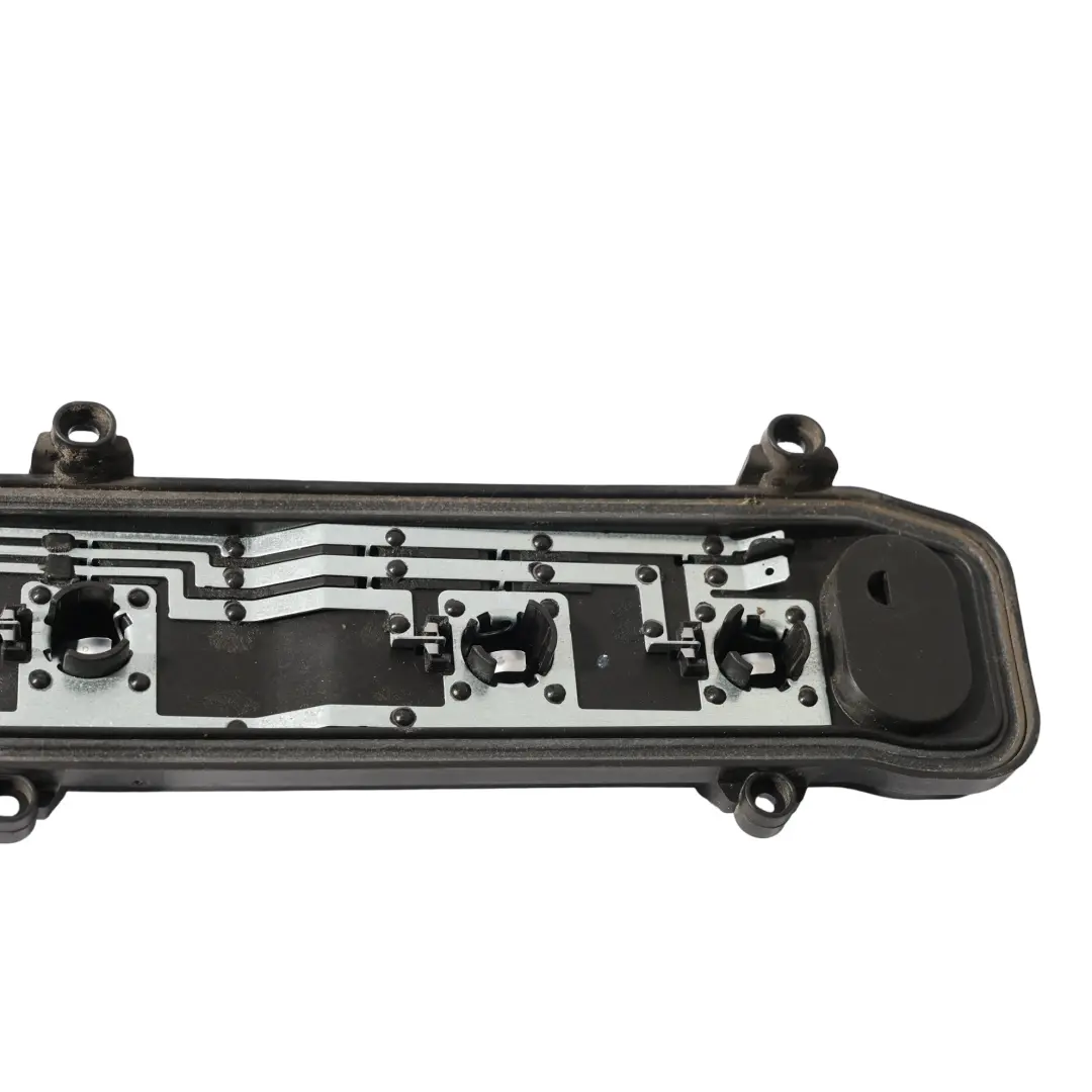 VW Volkswagen Crafter Mk2 Supporto Fanale Posteriore Sinistro - SKU 7C0945257A - Numero di parte 7C0945257A