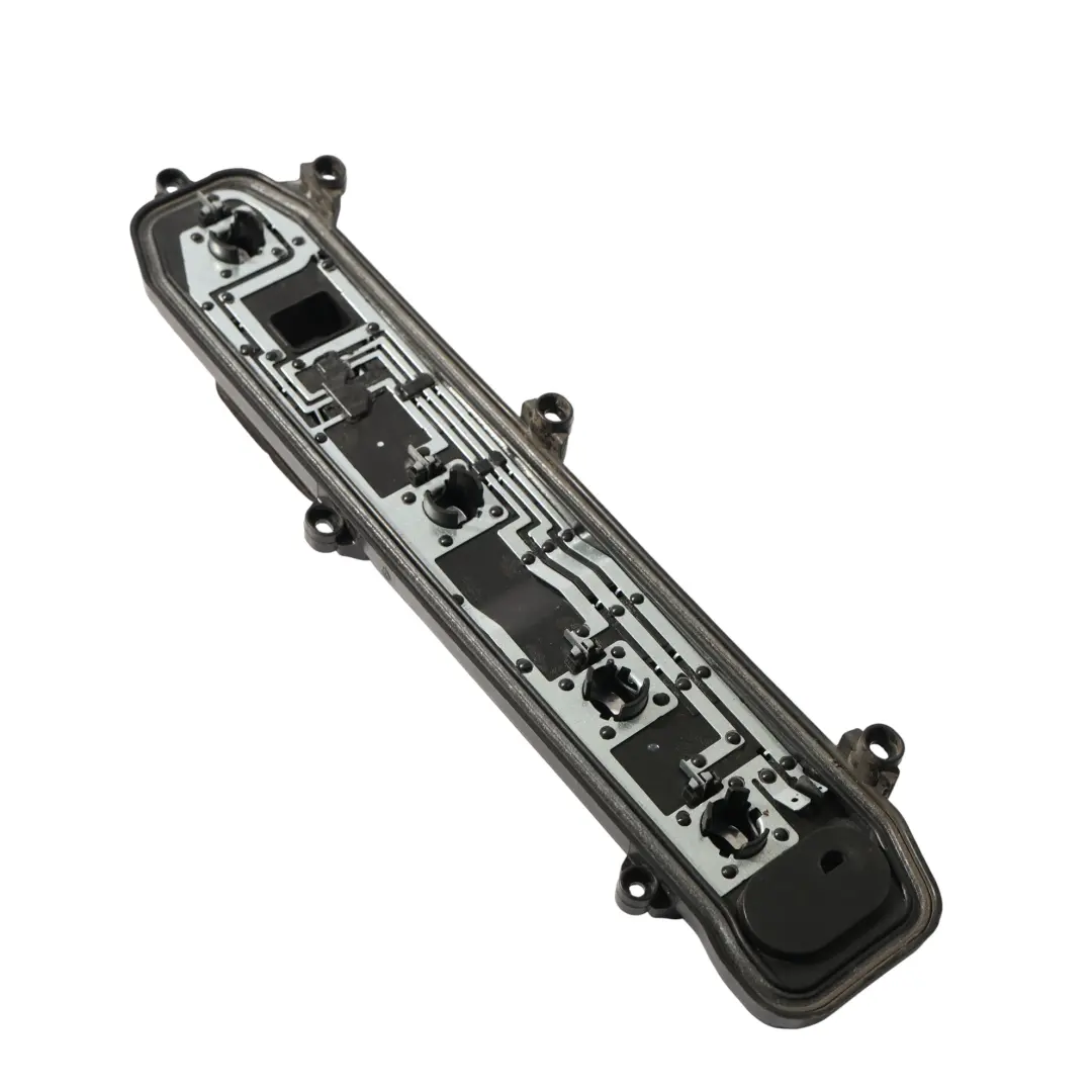 Mk2 Douille De Feu Arrière Gauche pour VW Volkswagen Crafter à propos du numéro de pièce 7C0945257A VW Volkswagen Crafter Mk2 Douille De Feu Arrière Gauche - SKU 7C0945257A - Numéro de pièce 7C0945257A