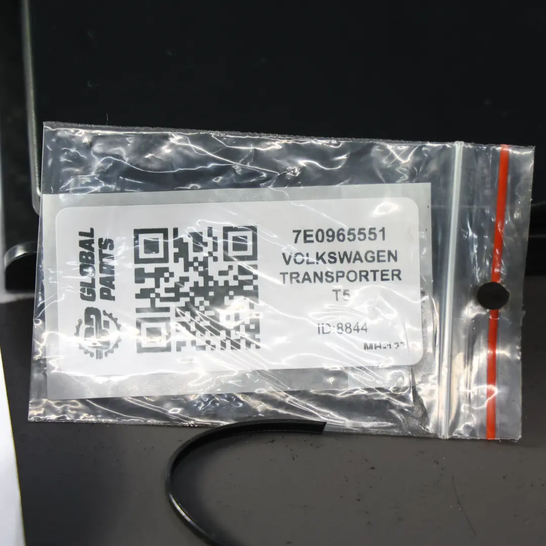 VW Volkswagen Transporter T5 Soporte Bomba Agua Refrigeración Soporte - SKU 7E0965551 - Número de pieza 7E0965551