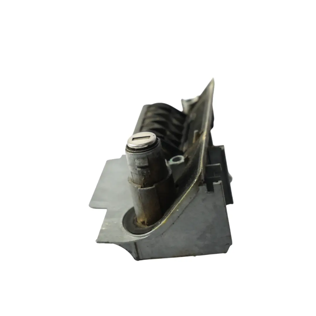 Maniglia Apertura Posteriore Sinistra per VW Volkswagen Transporter T5 con numero di parte 7H0827565J VW Volkswagen Transporter T5 Maniglia Apertura Posteriore Sinistra - SKU 7H0827565J - Numero di parte 7H0827565J