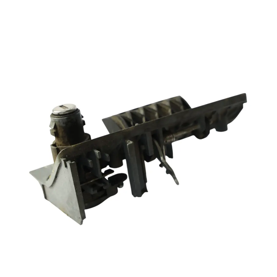 VW Volkswagen Transporter T5 Heck Flügel Türgrif Föffner Links - SKU 7H0827565J - Teilenummer 7H0827565J