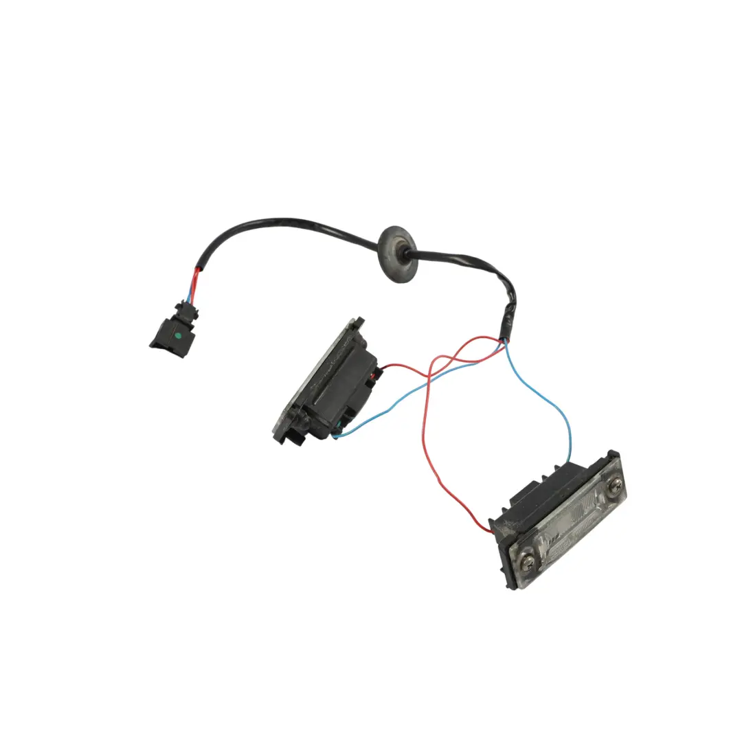 Luz De Matrícula Trasera para Volkswagen Transporter T5 con número de pieza 7H0827740 Volkswagen Transporter T5 Luz De Matrícula Trasera - SKU 7H0827740 - Número de pieza 7H0827740