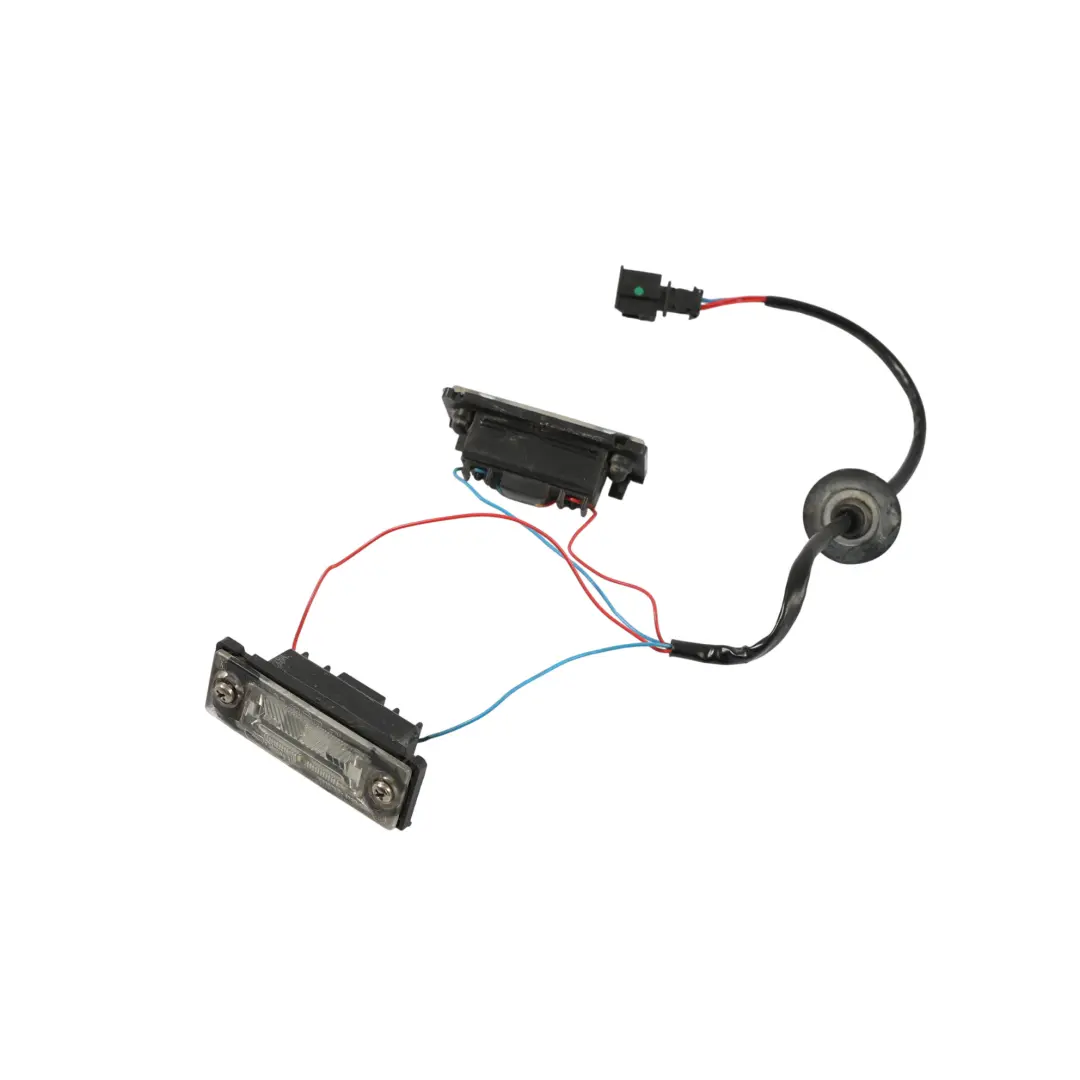 Volkswagen Transporter T5 Éclairage Plaque D'Immatriculation Arrière - SKU 7H0827740 - Numéro de pièce 7H0827740